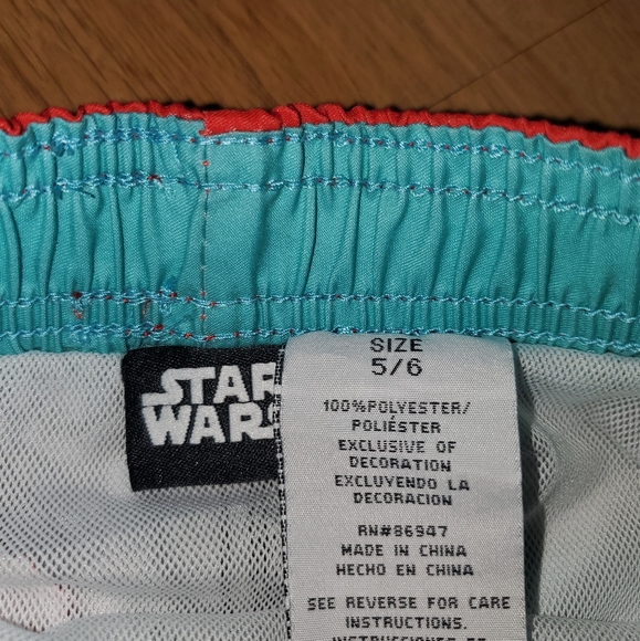 SWIM TRUNKS BOYS SIZE 5/6 STAR WARS - Picture 2 of 4